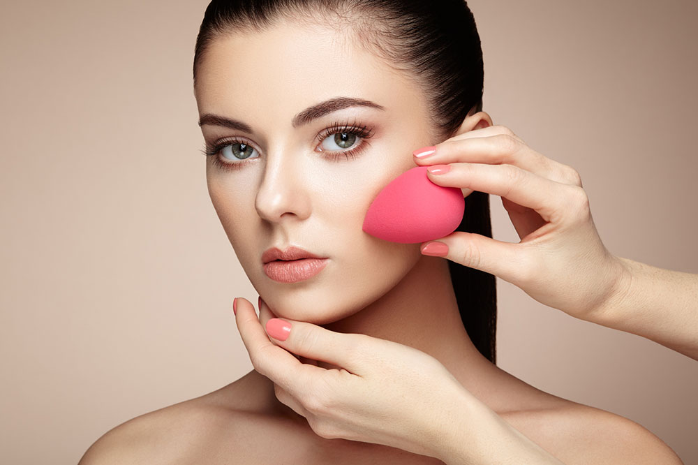 6 Effective Makeup Hacks to Cover Fine Lines